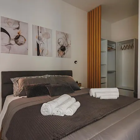Maison Melo - Exclusive Downtown Center Apartment