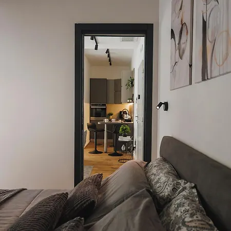 Maison Melo - Exclusive Downtown Center Apartment