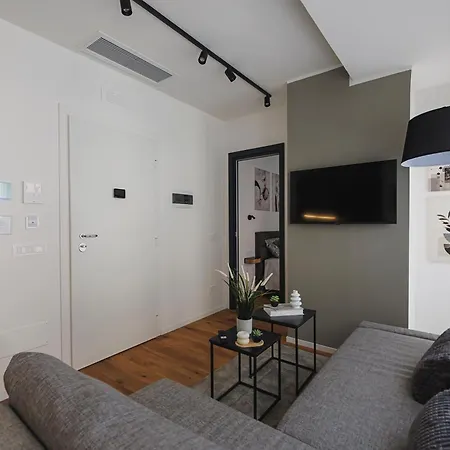 Apartment Maison Melo - Exclusive Downtown Center