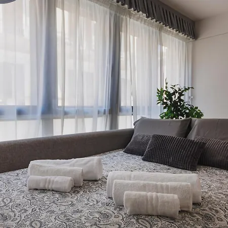 Apartment Maison Melo - Exclusive Downtown Center *